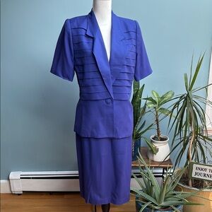 Albert Nipon Skirt Set. Size 8